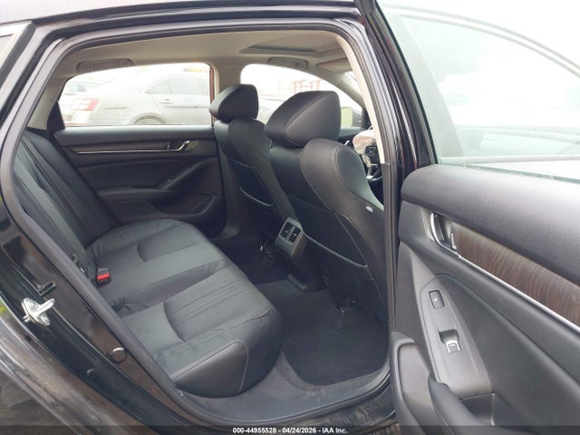 Продажа на аукционе авто 2018 Honda Accord Hybrid Touring, vin: 1HGCV3F90JA013026, номер лота: 44955528