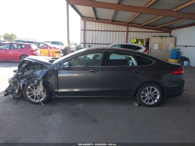 44955572 :رقم المزاد ، 3FA6P0PUXHR184007 vin ، 2017 Ford Fusion Energi Se Luxury مزاد بيع