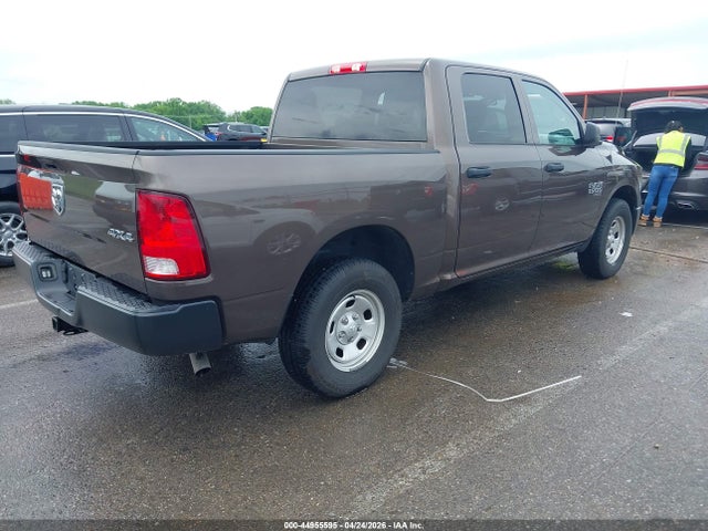 3C6RR7KG6LG242413 RAM 1500 Classic Tradesman 4x4 5&#039;7 Box