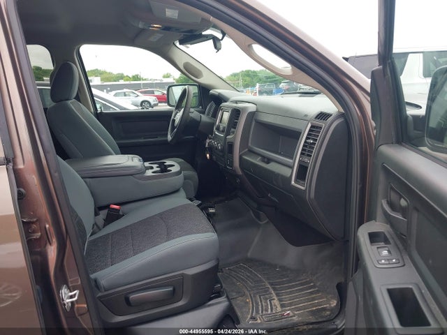 3C6RR7KG6LG242413 RAM 1500 Classic Tradesman 4x4 5&#039;7 Box