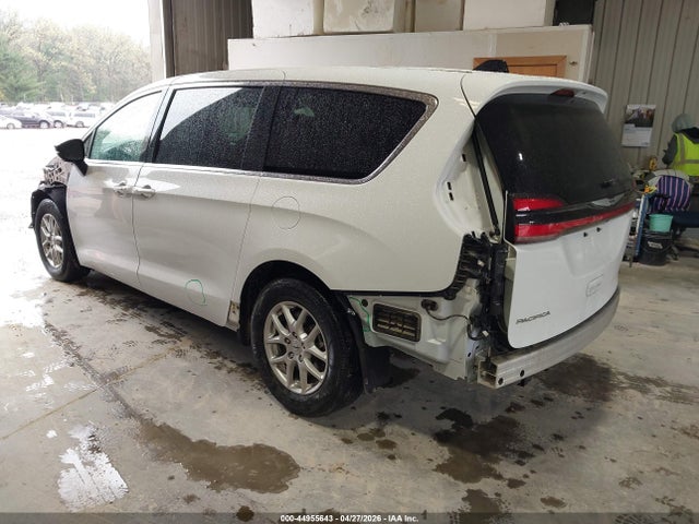 Продаж на аукціоні авто 2024 Chrysler Pacifica Touring L, vin: 2C4RC1BG1RR146098, номер лоту: 44955643