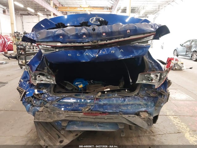KMHLL4AG0MU213015 Hyundai ELANTRA SE