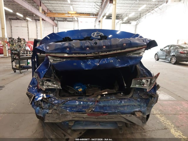 KMHLL4AG0MU213015 Hyundai ELANTRA SE