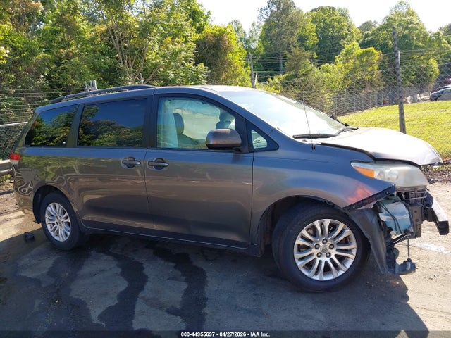 Продаж на аукціоні авто 2014 Toyota Sienna Xle V6 8 Passenger, vin: 5TDYK3DCXES427855, номер лоту: 44955697