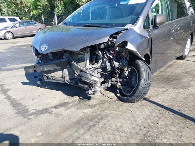 Продаж на аукціоні авто 2014 Toyota Sienna Xle V6 8 Passenger, vin: 5TDYK3DCXES427855, номер лоту: 44955697
