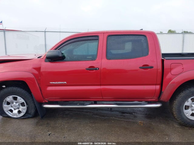 44955739 :رقم المزاد ، 5TFLU4EN3FX114197 vin ، 2015 Toyota Tacoma Base V6 مزاد بيع