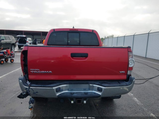 44955739 :رقم المزاد ، 5TFLU4EN3FX114197 vin ، 2015 Toyota Tacoma Base V6 مزاد بيع