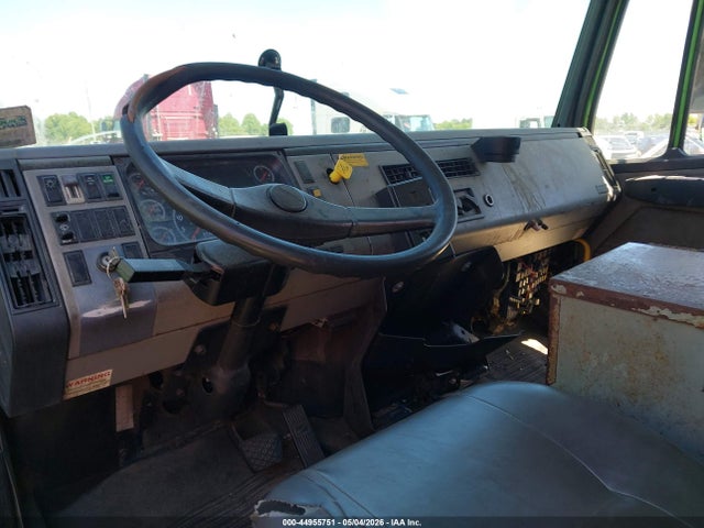 44955751 :رقم المزاد ، 1FVABTAKX4HM41338 vin ، 2004 Freightliner Medium Conventional Fl70 مزاد بيع