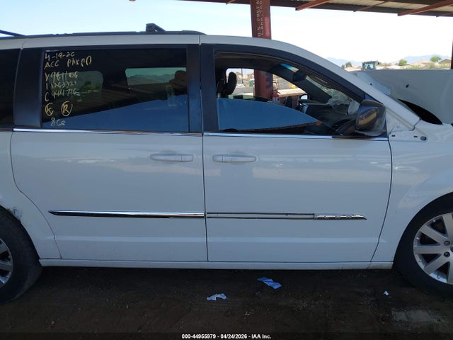 2014 Chrysler Town & Country Touring მანქანა იყიდება აუქციონზე, vin: 2C4RC1BG4ER396106, აუქციონის ნომერი: 44955979