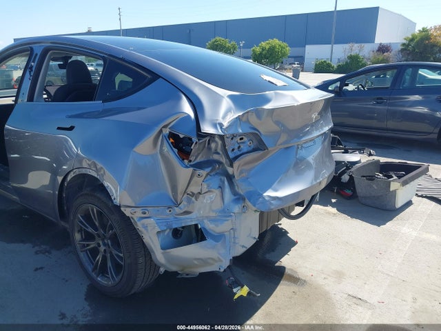 Продажа на аукционе авто 2025 Tesla Model Y Long Range Dual Motor Rear-wheel Drive, vin: 7SAYGDED6SF319914, номер лота: 44956062