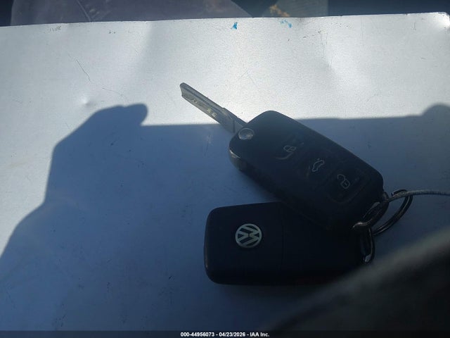 2014 Volkswagen Jetta 2.0l S მანქანა იყიდება აუქციონზე, vin: 3VW2K7AJ8EM392004, აუქციონის ნომერი: 44956073