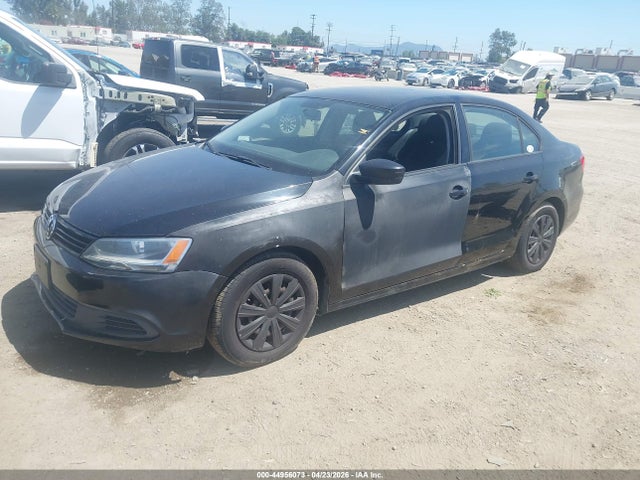 2014 Volkswagen Jetta 2.0l S მანქანა იყიდება აუქციონზე, vin: 3VW2K7AJ8EM392004, აუქციონის ნომერი: 44956073