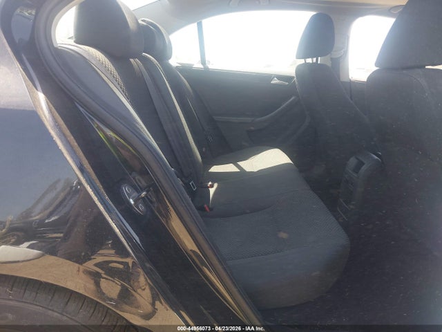 2014 Volkswagen Jetta 2.0l S მანქანა იყიდება აუქციონზე, vin: 3VW2K7AJ8EM392004, აუქციონის ნომერი: 44956073