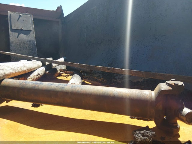 2000 Sterling Truck Lt 9522 მანქანა იყიდება აუქციონზე, vin: 2FZXFXYB1YAB77528, აუქციონის ნომერი: 44956127
