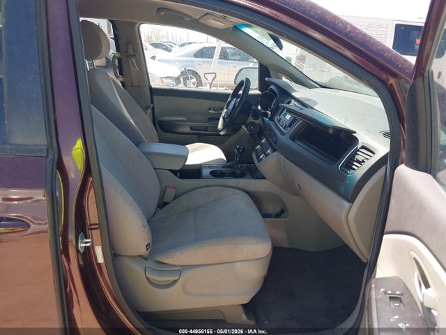 KNDMB5C17H6221679 KIA SEDONA LX