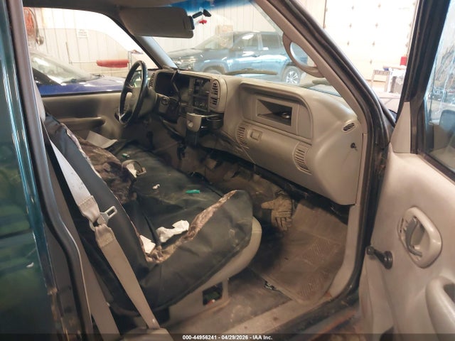 2000 Chevrolet C3500 მანქანა იყიდება აუქციონზე, vin: 1GCGC33R1YF492998, აუქციონის ნომერი: 44956241