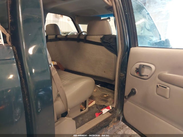 2000 Chevrolet C3500 მანქანა იყიდება აუქციონზე, vin: 1GCGC33R1YF492998, აუქციონის ნომერი: 44956241
