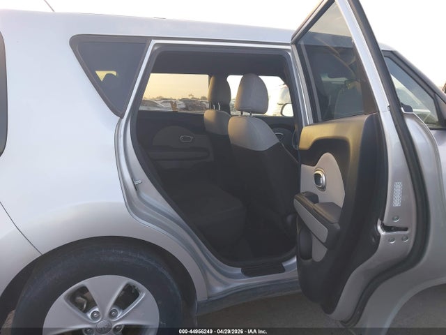 2018 Kia Soul მანქანა იყიდება აუქციონზე, vin: KNDJN2A26J7537935, აუქციონის ნომერი: 44956249