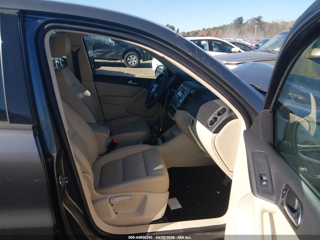 2012 Volkswagen Tiguan Le მანქანა იყიდება აუქციონზე, vin: WVGAV7AX2CW004414, აუქციონის ნომერი: 44956260