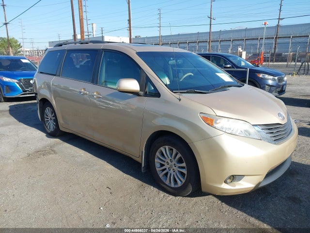 2012 Toyota Sienna Xle V6 8 Passenger მანქანა იყიდება აუქციონზე, vin: 5TDYK3DC2CS225105, აუქციონის ნომერი: 44956337