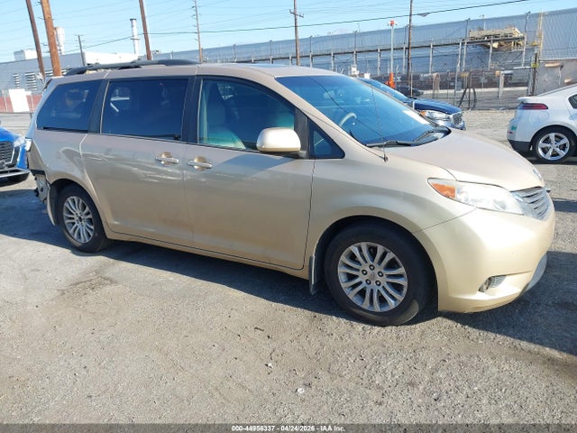 2012 Toyota Sienna Xle V6 8 Passenger მანქანა იყიდება აუქციონზე, vin: 5TDYK3DC2CS225105, აუქციონის ნომერი: 44956337