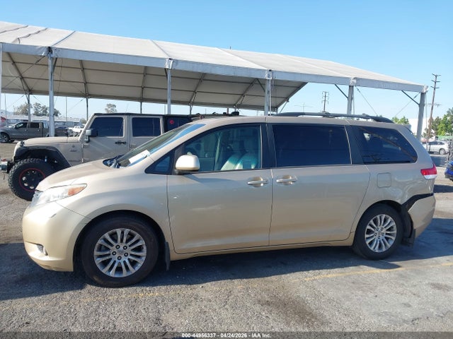 2012 Toyota Sienna Xle V6 8 Passenger მანქანა იყიდება აუქციონზე, vin: 5TDYK3DC2CS225105, აუქციონის ნომერი: 44956337