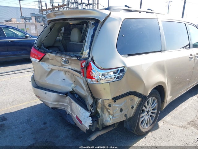 2012 Toyota Sienna Xle V6 8 Passenger მანქანა იყიდება აუქციონზე, vin: 5TDYK3DC2CS225105, აუქციონის ნომერი: 44956337