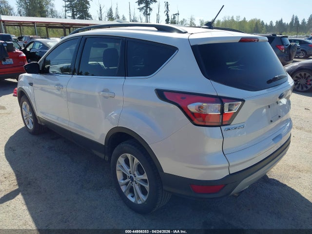 1FMCU9GD7JUA65223 Ford ESCAPE SE