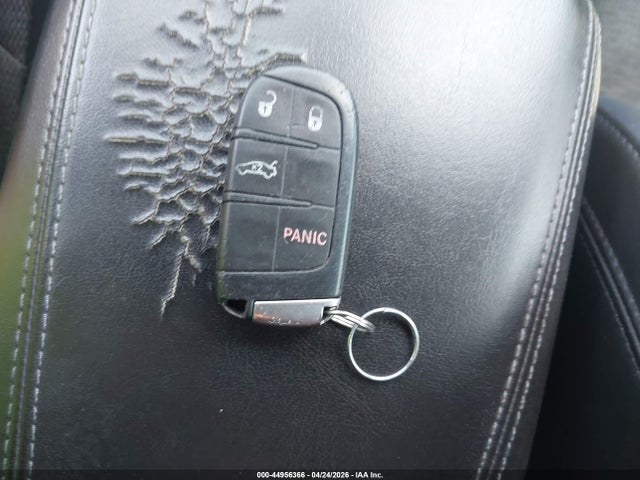 2015 Chrysler 200 S მანქანა იყიდება აუქციონზე, vin: 1C3CCCBB3FN573205, აუქციონის ნომერი: 44956366