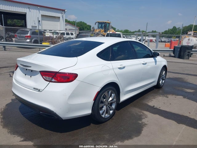 2015 Chrysler 200 S მანქანა იყიდება აუქციონზე, vin: 1C3CCCBB3FN573205, აუქციონის ნომერი: 44956366