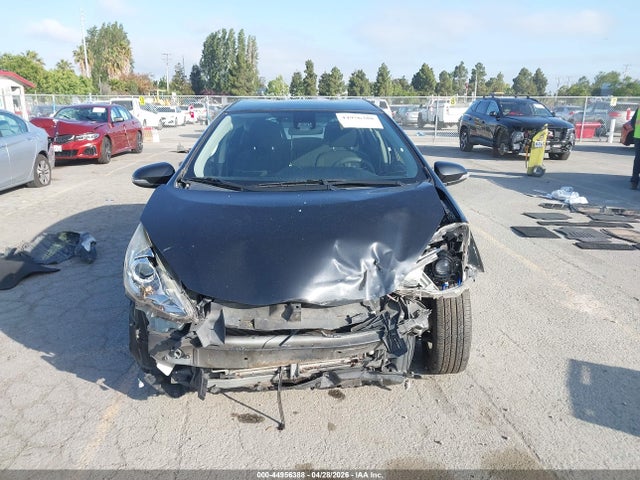 JTDKDTB34G1117025 Toyota Prius C Three