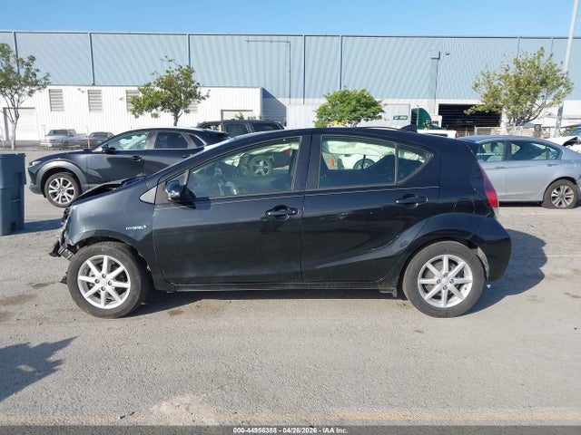 JTDKDTB34G1117025 Toyota Prius C Three