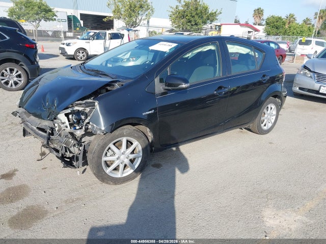 JTDKDTB34G1117025 Toyota Prius C Three