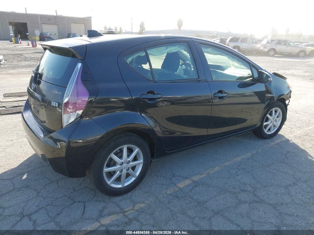 JTDKDTB34G1117025 Toyota Prius C Three