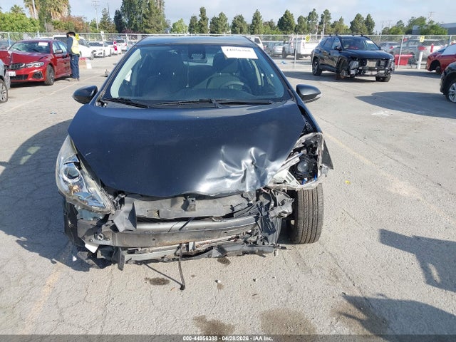 JTDKDTB34G1117025 Toyota Prius C Three