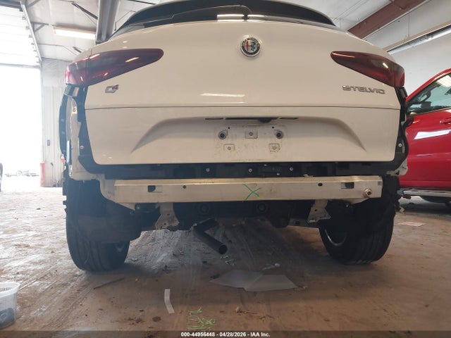 2021 Alfa Romeo Stelvio Awd მანქანა იყიდება აუქციონზე, vin: ZASPAKAN3M7D02677, აუქციონის ნომერი: 44956448