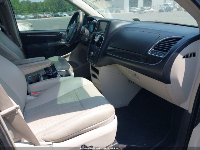 2011 Chrysler Town & Country Touring-l მანქანა იყიდება აუქციონზე, vin: 2A4RR8DG1BR677497, აუქციონის ნომერი: 44956456