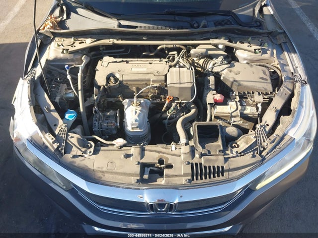 44956574 :رقم المزاد ، 1HGCR2F88HA233417 vin ، 2017 Honda Accord Ex-l مزاد بيع