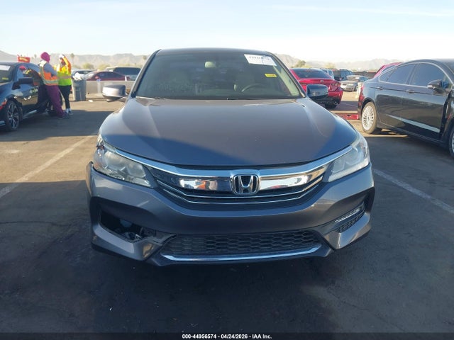 44956574 :رقم المزاد ، 1HGCR2F88HA233417 vin ، 2017 Honda Accord Ex-l مزاد بيع