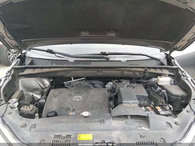 5TDJZRFH2JS525880 Toyota Highlander Xle