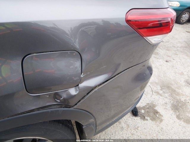 5TDJZRFH2JS525880 Toyota Highlander Xle