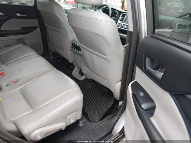 5TDJZRFH2JS525880 Toyota Highlander Xle
