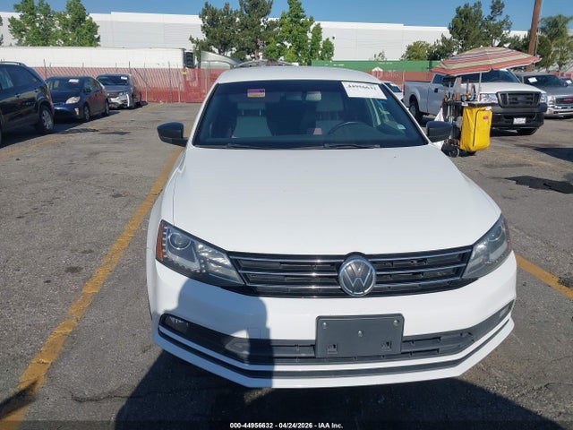 3VWD17AJ1GM344052 Volkswagen Jetta 1.8t Sport