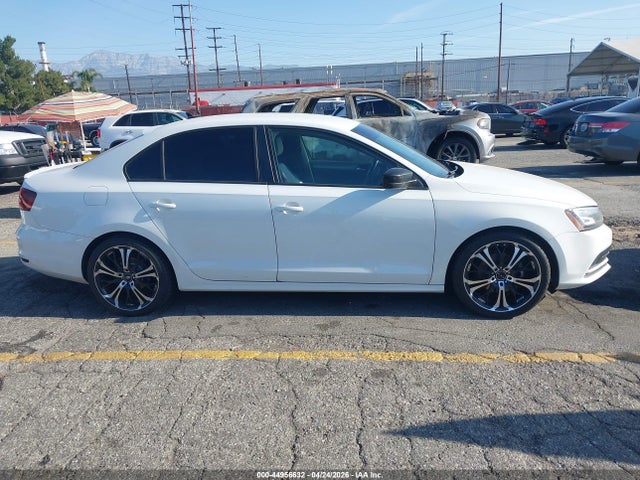 3VWD17AJ1GM344052 Volkswagen Jetta 1.8t Sport