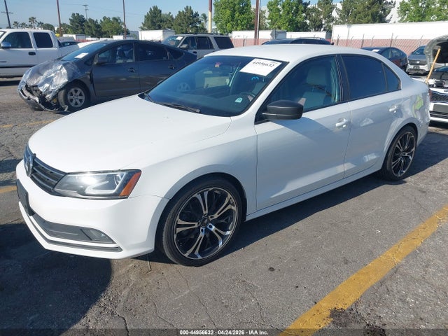 3VWD17AJ1GM344052 Volkswagen Jetta 1.8t Sport