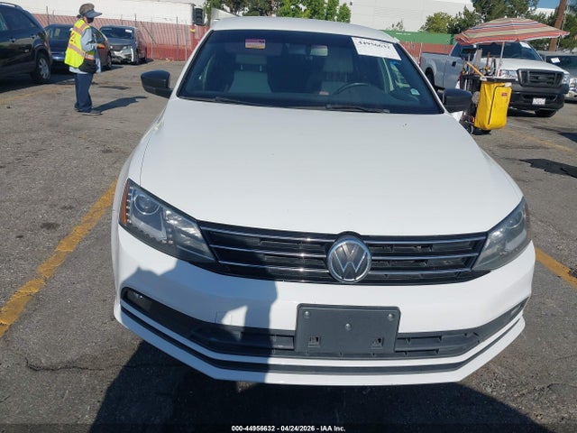 3VWD17AJ1GM344052 Volkswagen Jetta 1.8t Sport