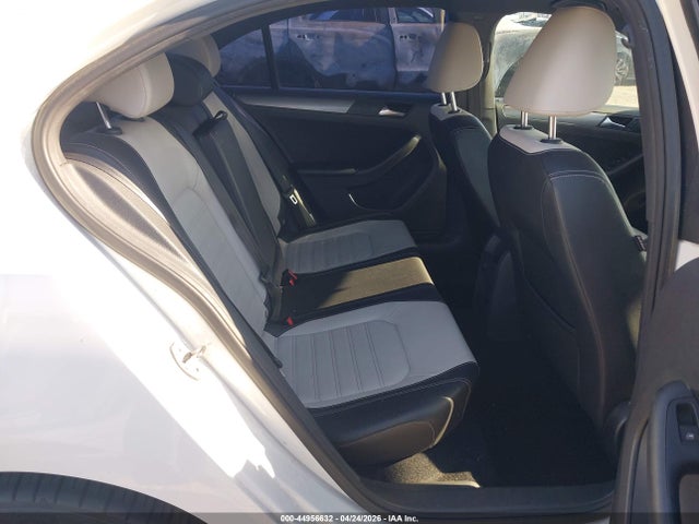 3VWD17AJ1GM344052 Volkswagen Jetta 1.8t Sport