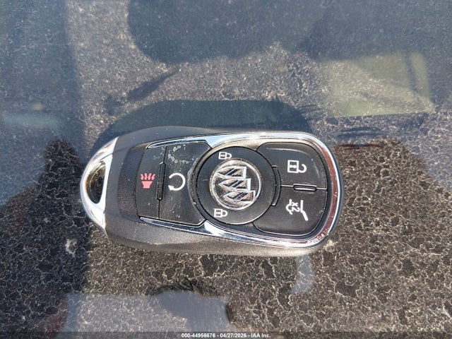 44956676 :رقم المزاد ، W04GV8SX8J1108803 vin ، 2018 Buick Regal Tourx Essence مزاد بيع