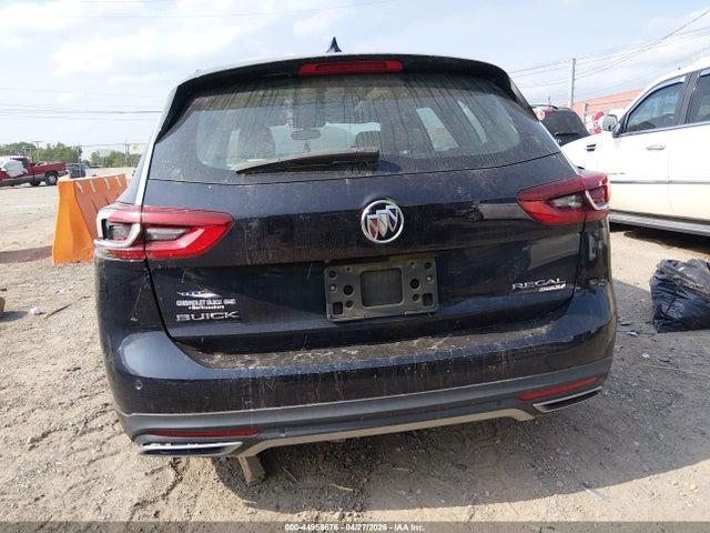 44956676 :رقم المزاد ، W04GV8SX8J1108803 vin ، 2018 Buick Regal Tourx Essence مزاد بيع