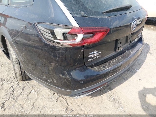 44956676 :رقم المزاد ، W04GV8SX8J1108803 vin ، 2018 Buick Regal Tourx Essence مزاد بيع